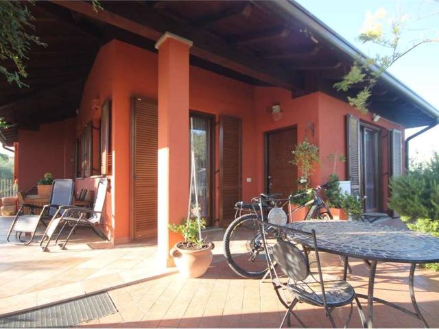 Villa Indipendente in vendita a Alberici, Marche
