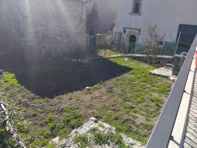 Villa Indipendente in vendita a Montenero Val Cocchiara, Molise
