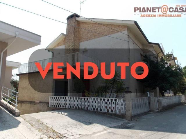 Villa Indipendente in vendita a Marche, Ascoli Piceno
