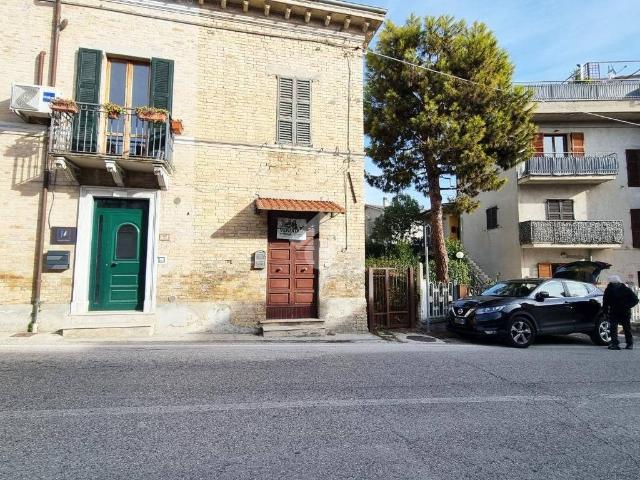 Villa Indipendente in vendita a Bora Ragnola, Marche