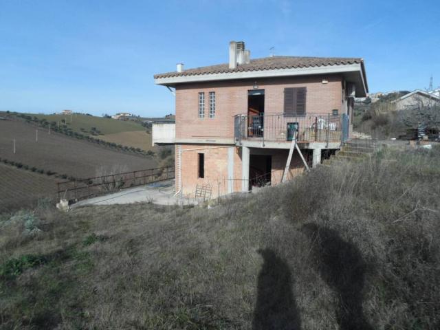 Villa Indipendente in vendita a Bora Ragnola, Marche