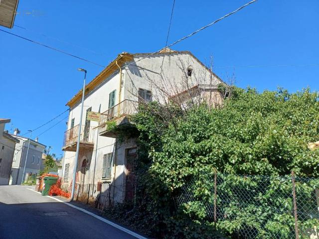 Villa Indipendente in vendita a Bora Ragnola, Marche