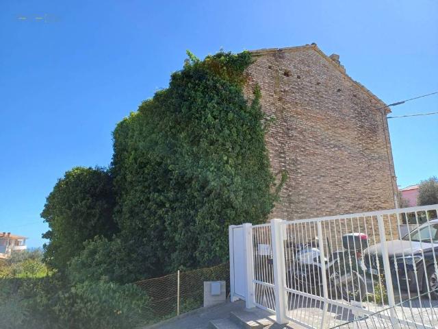 Villa Indipendente in vendita a Bora Ragnola, Marche