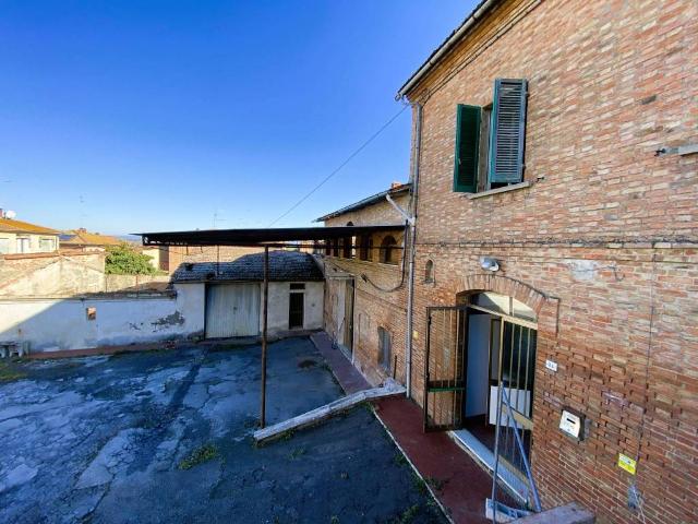 Villa Indipendente in vendita a Acquaviva, Abbadia Di Montepulciano