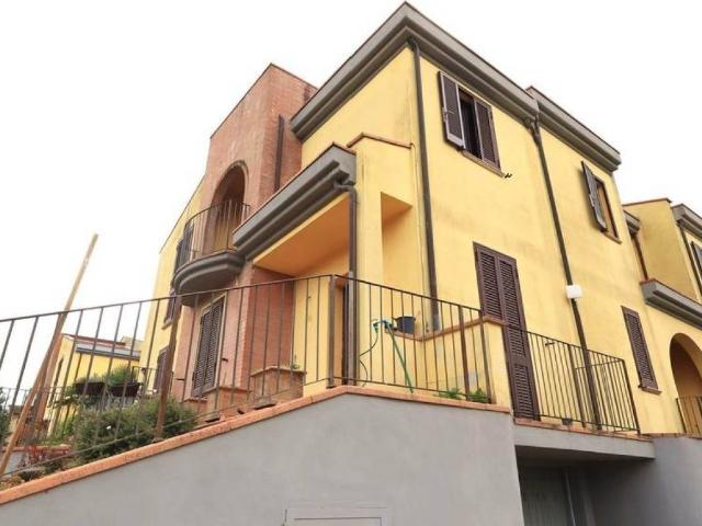 Villa Indipendente in vendita a Montepulciano Stazione, Montepulciano