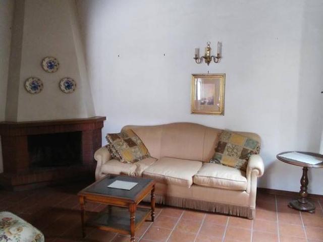 Villa Indipendente in vendita a Acquaviva, Montepulciano