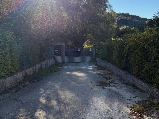 Villa Indipendente in vendita a Montereale, Abruzzo