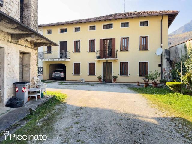 Villa Indipendente in vendita a Montereale Valcellina, Friuli-Venezia Giulia