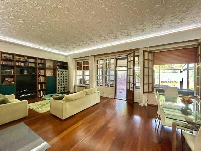 Villa Indipendente in vendita a Montarioso, Siena