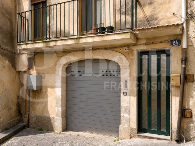 Villa Indipendente in vendita a Monterosso Almo, Sicilia