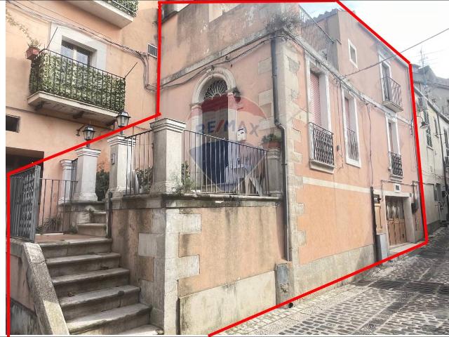 Villa Indipendente in vendita a Monterosso Almo, Sicilia