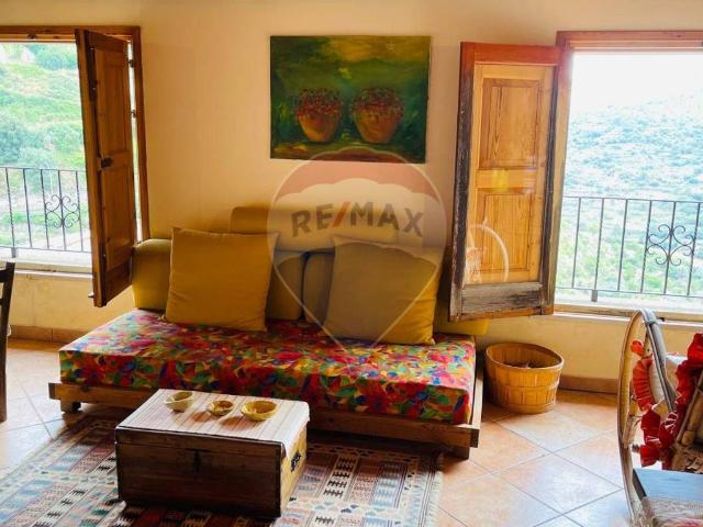 Villa Indipendente in vendita a Monterosso Almo, Sicilia