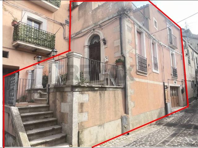 Villa Indipendente in vendita a Monterosso Almo, Sicilia