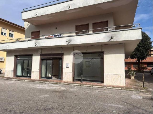 Villa Indipendente in vendita a Montesarchio, Campania