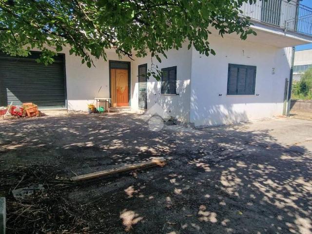 Villa Indipendente in vendita a Montesarchio, Campania