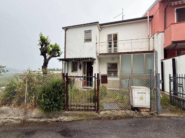 Villa Indipendente in vendita a Montescudo-Monte Colombo, Monte Colombo