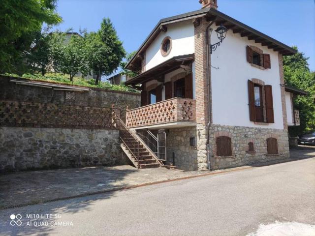 Villa Indipendente in vendita a Montesegale, Lombardia