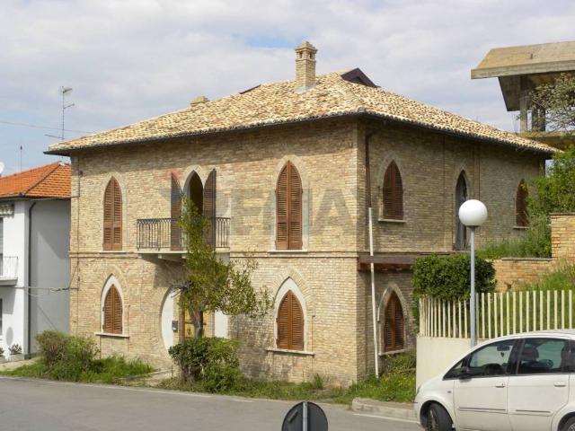 Villa Indipendente in vendita a Montesilvano Colle, Montesilvano