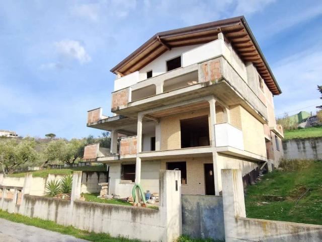 Villa Indipendente in vendita a Montesilvano, Abruzzo