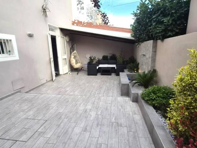 Villa Indipendente in vendita a Montevarchi, Toscana