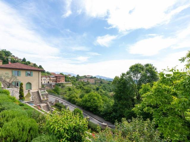 Villa Indipendente in vendita a Quattro Strade, Montevecchia