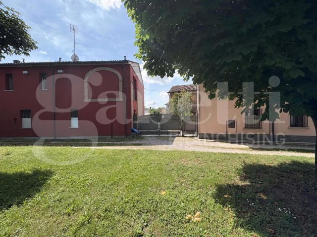 Villa Indipendente in vendita a Monticelli D'ongina, Reggio Emilia