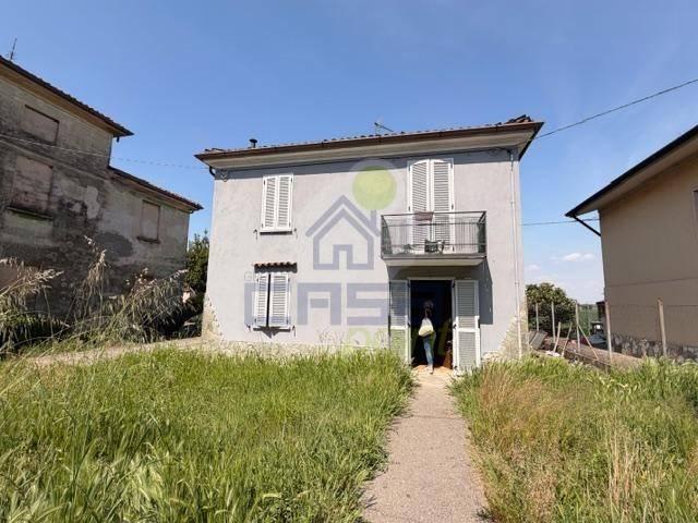 Villa Indipendente in vendita a Castelvetro Piacentino, Reggio Emilia