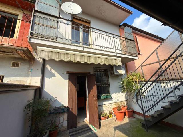 Villa Indipendente in vendita a Monticelli D'ongina, Reggio Emilia