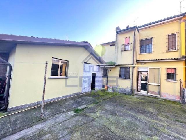 Villa Indipendente in vendita a Monticelli D'ongina, Reggio Emilia