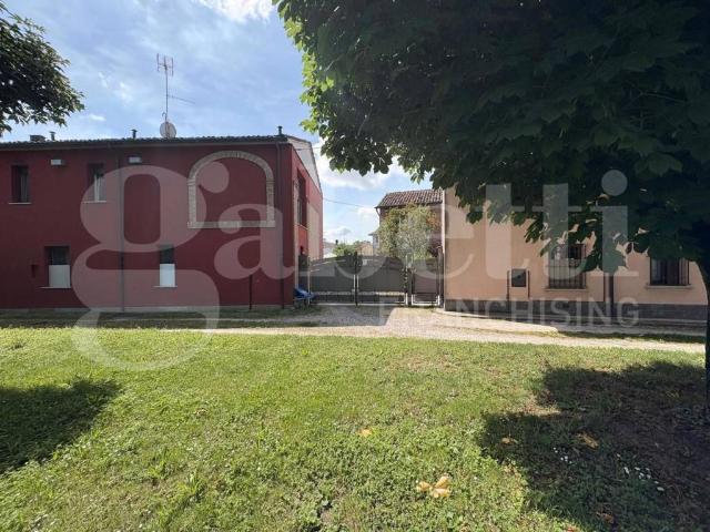 Villa Indipendente in vendita a Monticelli D'ongina, Reggio Emilia