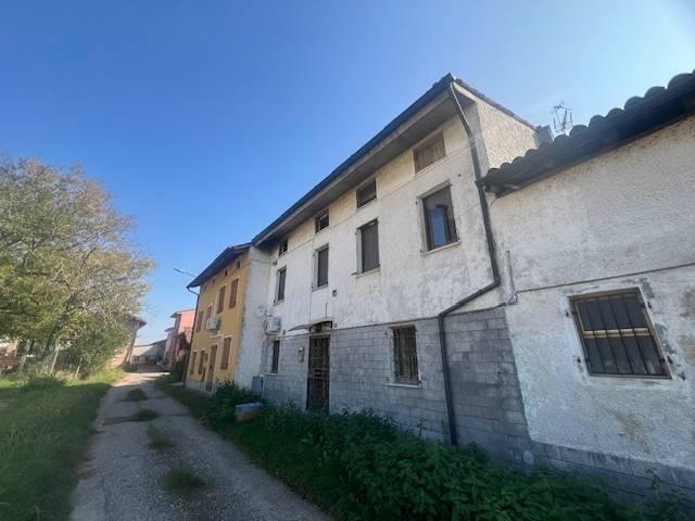 Villa Indipendente in vendita a Monticelli Pavese, Lombardia