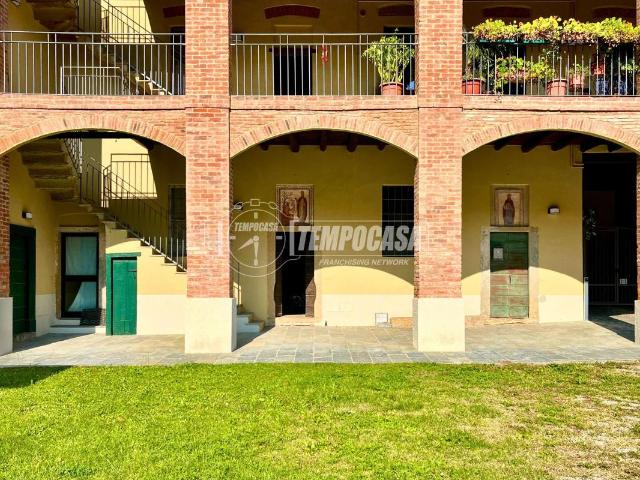Villa Indipendente in vendita a Monticello, Lombardia