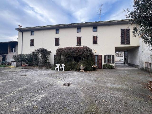 Villa Indipendente in vendita a Montichiari, Lombardia