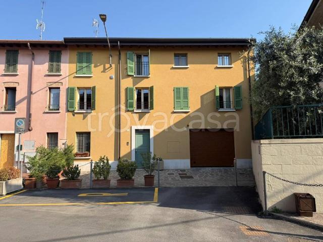 Villa Indipendente in vendita a Montichiari, Lombardia