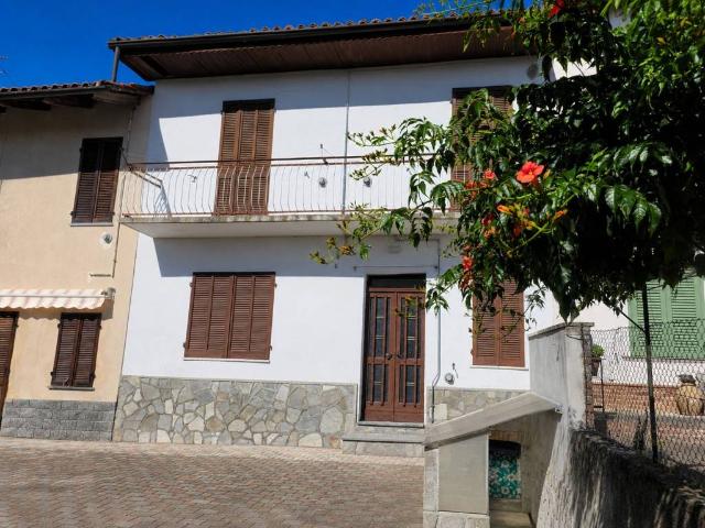 Villa Indipendente in vendita a Piemonte, Asti