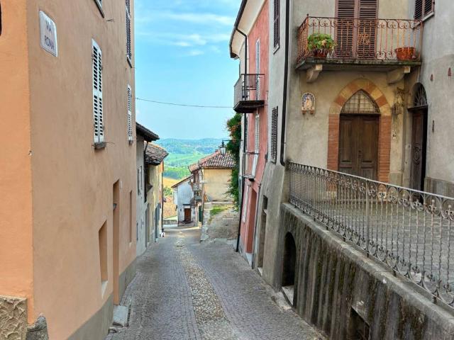 Villa Indipendente in vendita a Piemonte, Asti