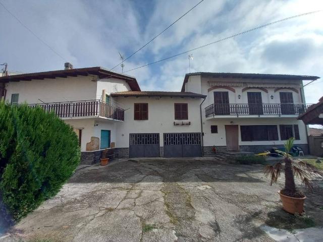 Villa Indipendente in vendita a Piemonte, Asti