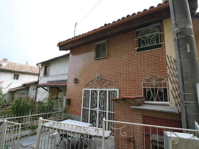 Villa Indipendente in vendita a Piemonte, Asti