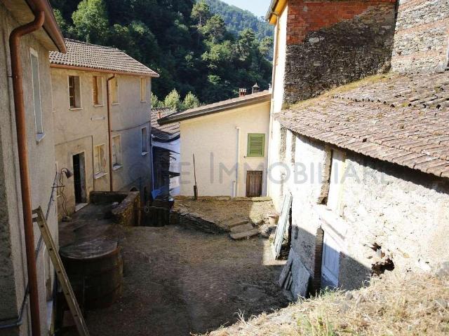 Villa Indipendente in vendita a Piazza, Montignoso