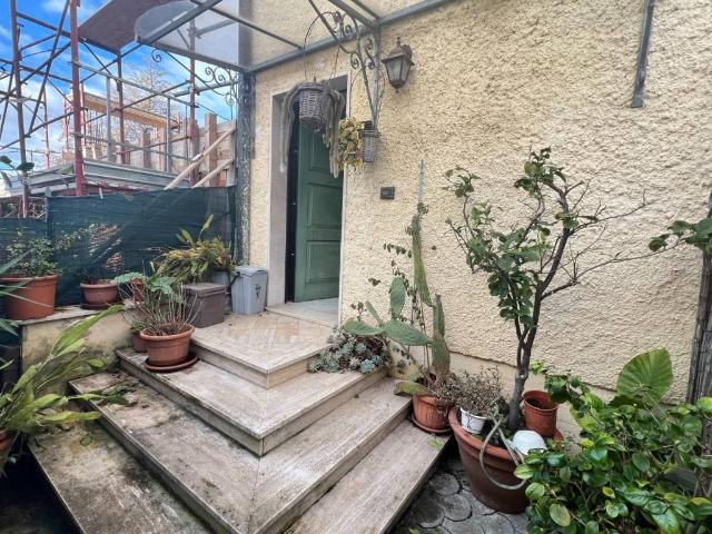 Villa Indipendente in vendita a Cervaiolo, Montignoso