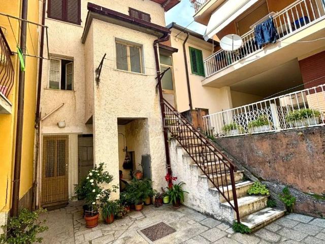 Villa Indipendente in vendita a Capanne, Montignoso