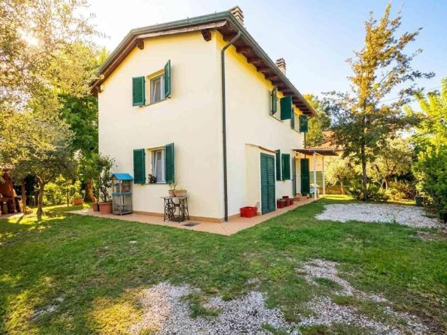 Villa Indipendente in vendita a Renella, Montignoso