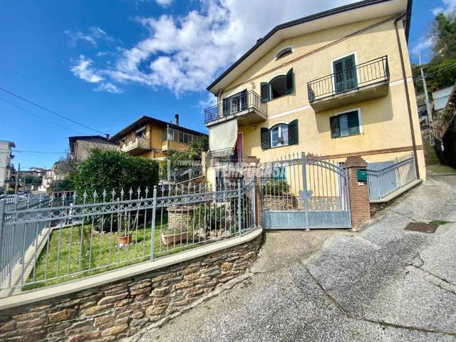 Villa Indipendente in vendita a Corsanico, Montignoso