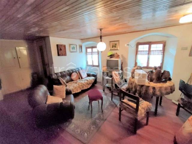 Villa Indipendente in vendita a Montjovet, Aosta
