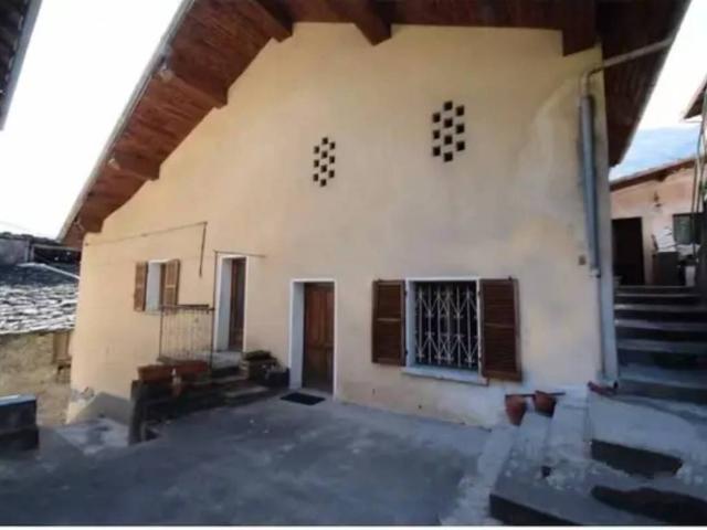 Villa Indipendente in vendita a Montjovet, Aosta
