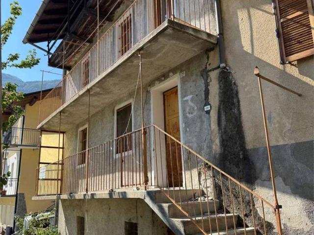 Villa Indipendente in vendita a Montjovet, Aosta