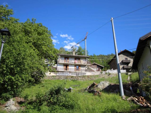 Villa Indipendente in vendita a Montjovet, Aosta