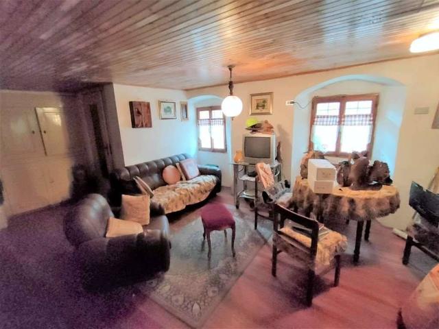 Villa Indipendente in vendita a Montjovet, Aosta