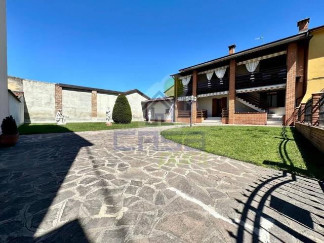 Villa Indipendente in vendita a Montodine, Cremona