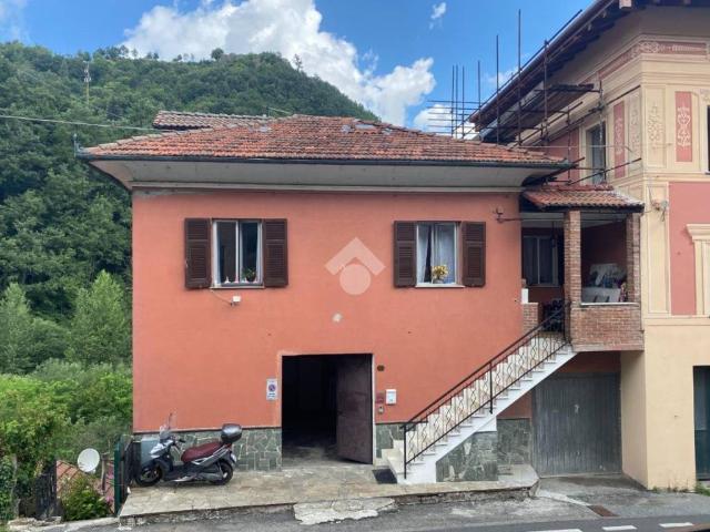 Villa Indipendente in vendita a Montoggio, Liguria